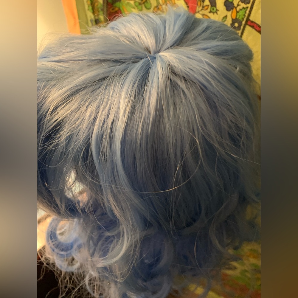 Light blue curly synthetic Bob wig with bangs Basic cap new HF - Picture 8 of 10